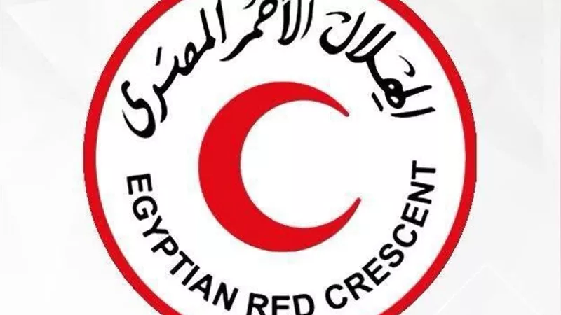 فرق الهلال الأحمر في المستشفيات لدعم مصابي حادث طريق دهب–نويبع