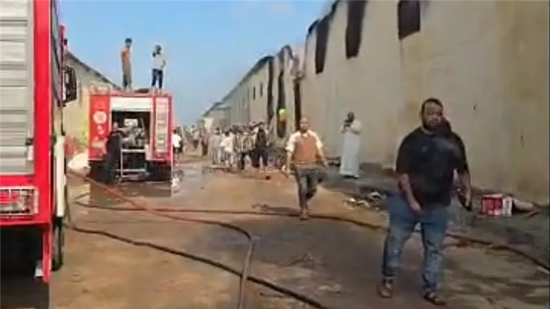 خسائر بالملايين.. اندلاع حريق هائل بمصنع أحذية بالقنطرة غرب والحماية المدنية تتدخل