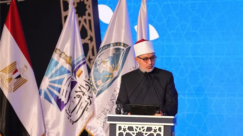 مفتي الجمهورية يعلن تدشين «مجلس الأسرة الدائم» بدار الإفتاء.. الأسرة في صدارة أولوياتنا
