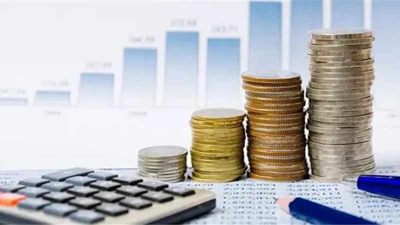 تبدأ يومك بها دون تفكير.. احذر هذه العادات الصباحية تستنزف ميزانيتك