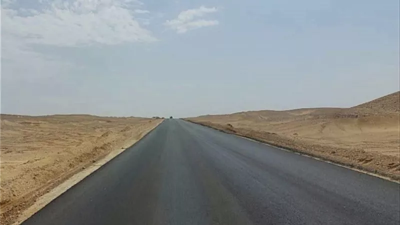 سوء حالة طريق قفط - القصير.. بيان رسمي من هيئة الطرق والكباري