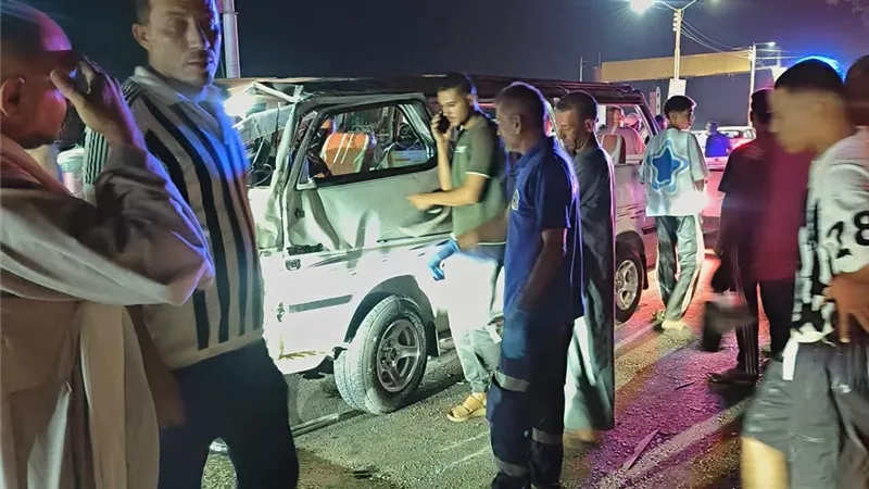 إصابة 6 أشخاص في انقلاب ميكروباص بالطريق الزراعي ببني سويف