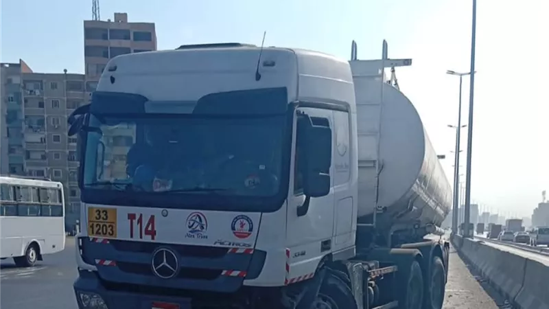 حادث سيارة مواد بترولية يعطل حركة الأتوبيس الترددي على الدائري