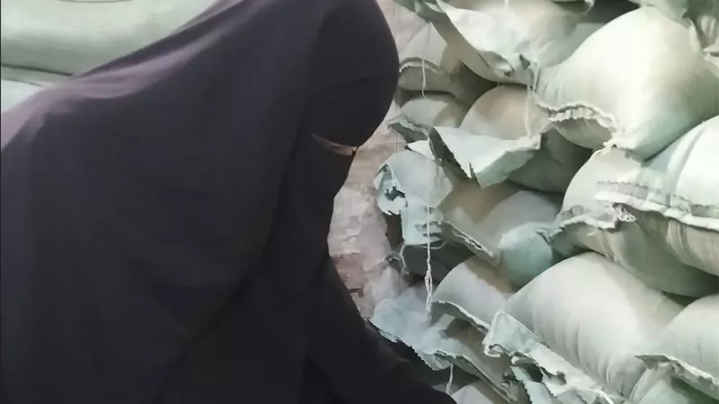 ضبطيات بالجملة في الإسماعيلية.. التموين يحرر 88 مخالفة ويضبط 37 ألف سلعة مجهولة