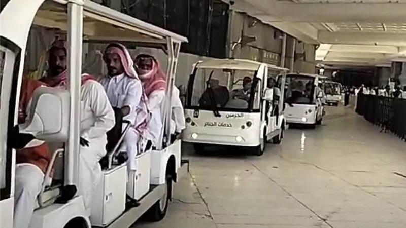 وداع مهيب في مكة.. الصلاة على الشيخ جاد المواص ودفنه وسط دموع المعتمرين المصريين