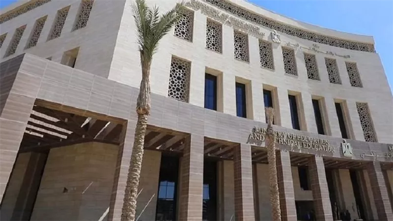 مدرسة بأكتوبر تعيد طفلة للصف الثالث الابتدائي رغم قيدها بالرابع.. والتعليم تحقق