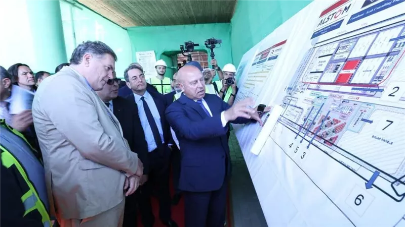وزير النقل ونظيره الفرنسي يتفقدان مجمع ألستوم الصناعي بمدينة برج العرب الجديدة