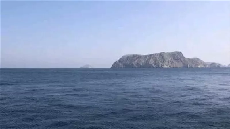 هرمز يشتعل وباب المندب ينتعش.. تراجع صادم في الملاحة خلال 72 ساعة يربك حركة التجارة العالمية