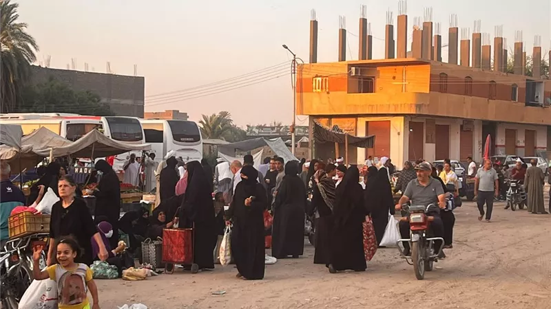 استعدادًا للدراسة.. تغيير موقع سوق اليوم الواحد بالأقصر ونقله إلى شارع ترعة العرب 