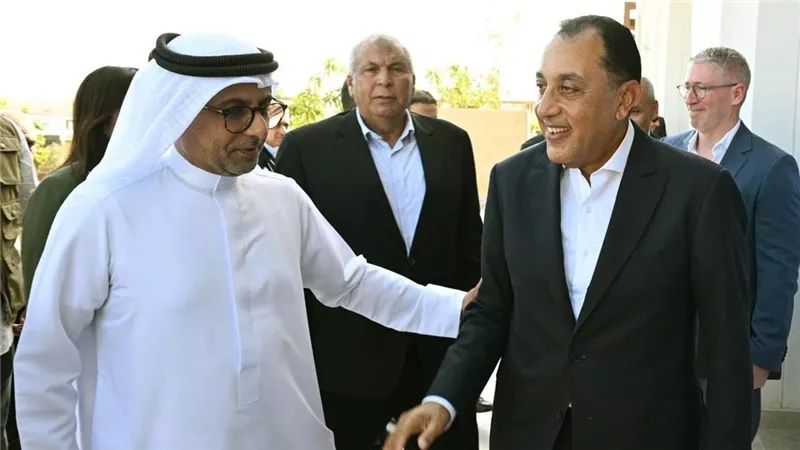 رئيس الوزراء يبدأ جولة تفقدية بمشروعات تنمية مدينة رأس الحكمة الجديدة
