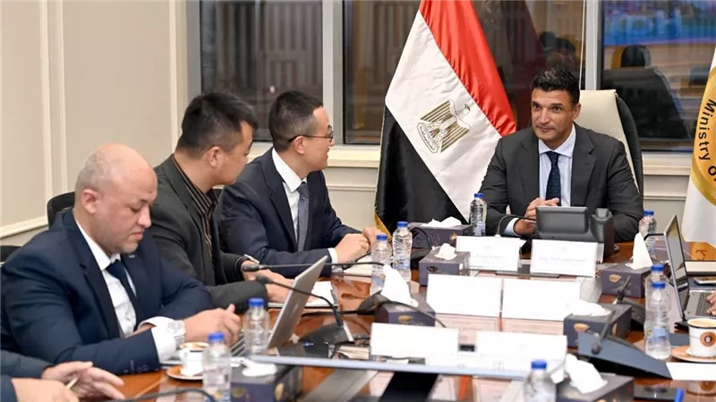 تفاصيل لقاء وزير الصناعة مع ممثلي شركة هاير مصر للأجهزة الكهربائية