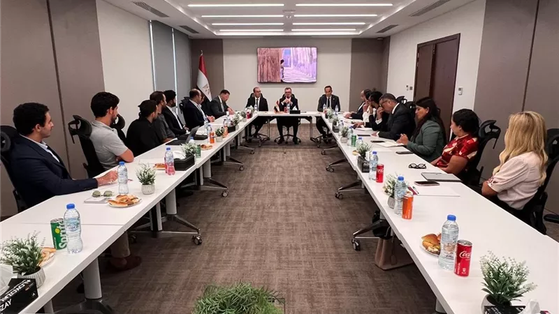 وزير التخطيط يفتح قنوات مباشرة مع شركات مصرية ناشئة بالإمارات لتذليل العقبات