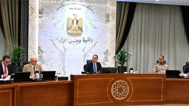 تنفيذًا لتوجيهات الرئيس.. مدبولي يوجه المحافظين بخطة عاجلة للتوسع في المسطحات الخضراء