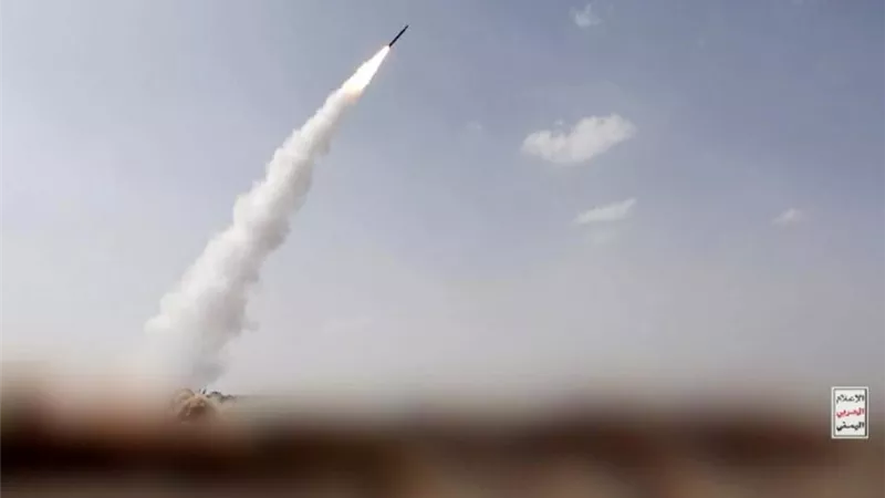 الحوثيون يهاجمون 3 مدن سعودية بصواريخ باليستية ومسيرات