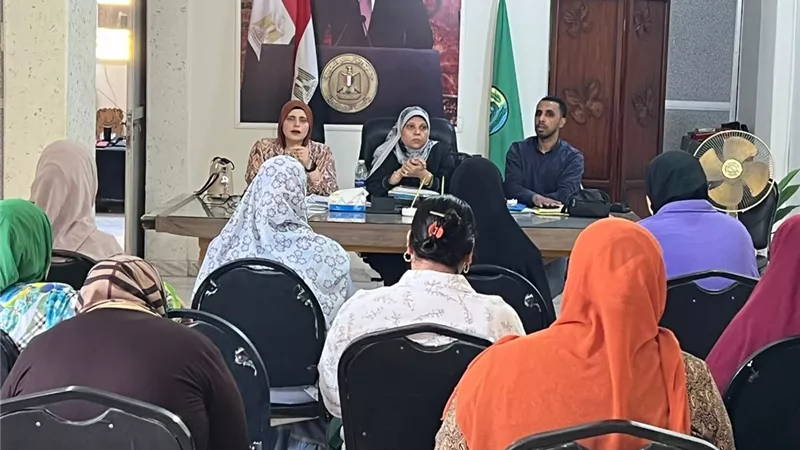 محافظ الإسماعيلية يوجّه بالتوسع في نشر ثقافة العمل الحر والتعريف ببرامج التمويل لدعم الشباب