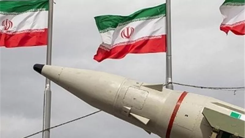 إيران تتحدى ترامب.. الحرس الثوري يلوّح بعمليات هجومية خاطفة ويحذر أمريكا من التصعيد