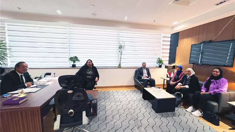 رئيس جهاز شئون البيئة يبحث سبل تشجيع المنشآت الصناعية لاستكمال سجل البيانات البيئية الموحد