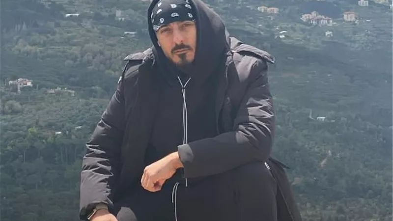 بعد سقوطه من اليخت.. حسام الحسيني يكشف تطورات حالته الصحية: «أنا بتحسن»