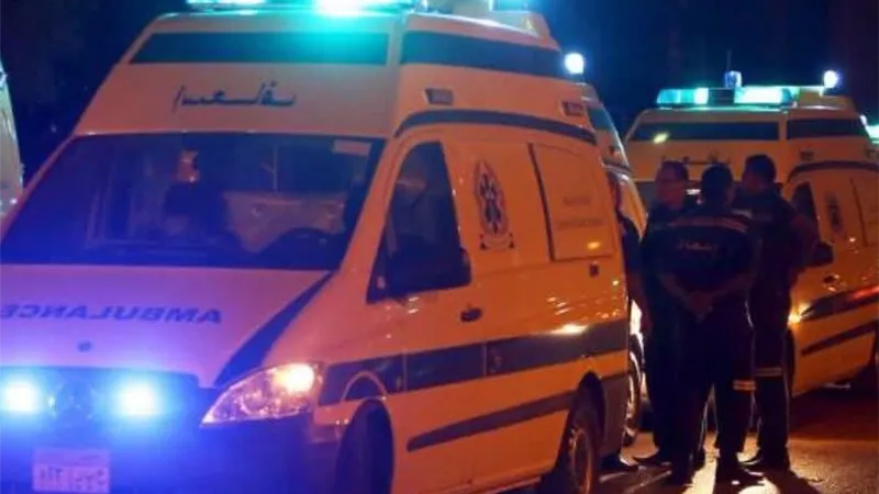 إصابة 6 أشخاص بينهم 4 أطفال في تصادم ميكروباص وتوك توك بأبو حمص