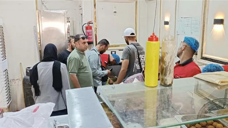 ضبط وإعدام أغذية غير صالحة.. 62 محضرًا في حملات بالمنيا