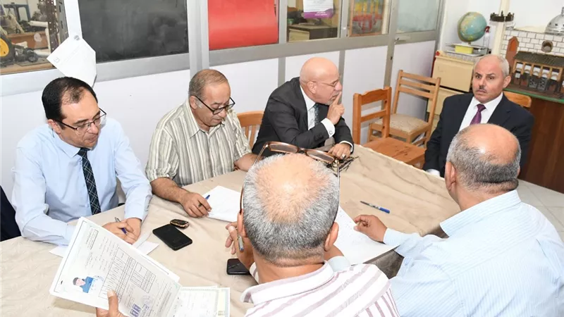 رئيس جامعة قناة السويس يتابع أعمال لجنة توزيع طلاب الدمج وذوي الهمم
