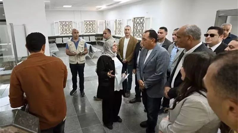 مدبولي: تقريب الخدمة الحكومية من المواطن بدلًا من اضطراره للانتقال إلى المدن لإنهاء معاملاته