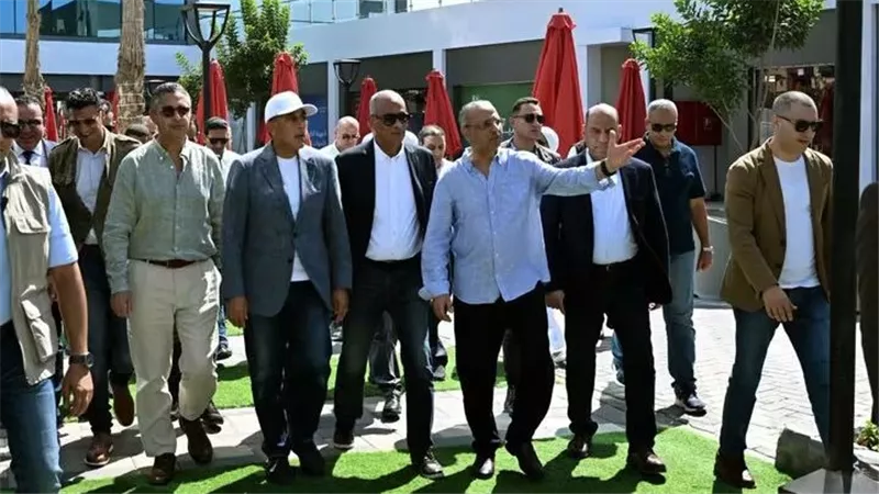 رئيس الوزراء يتفقد نادي ماتريكس ويتابع مشروعي دلتا جيت ومدرسة سمارت