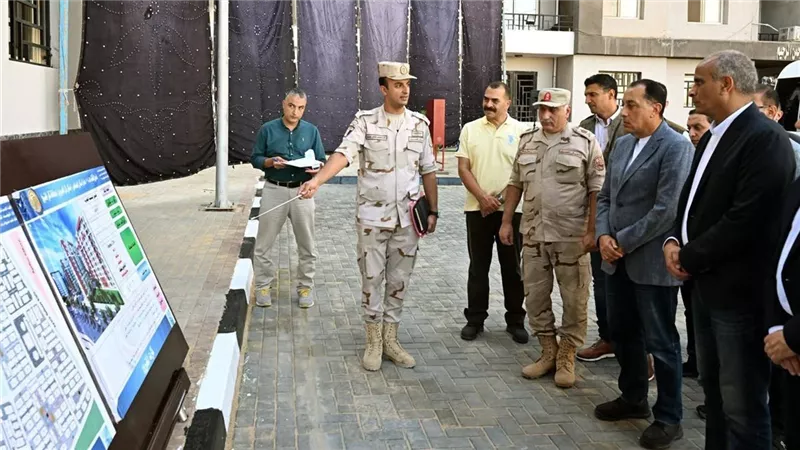رئيس الوزراء يتفقد وحدات مشروع 