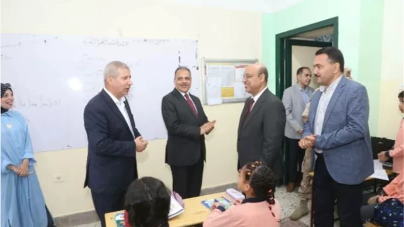 نائب وزير التعليم لطلاب الشرقية في أول يوم دراسة: «بكرة هيكون منكم الوزراء والمحافظين»