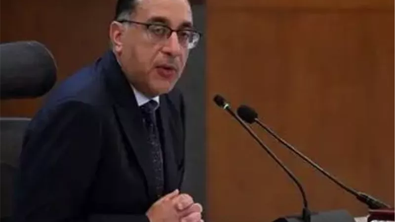 رئيس الوزراء يتفقد مركز السيطرة والتحكم بمونوريل غرب النيل في 6 أكتوبر