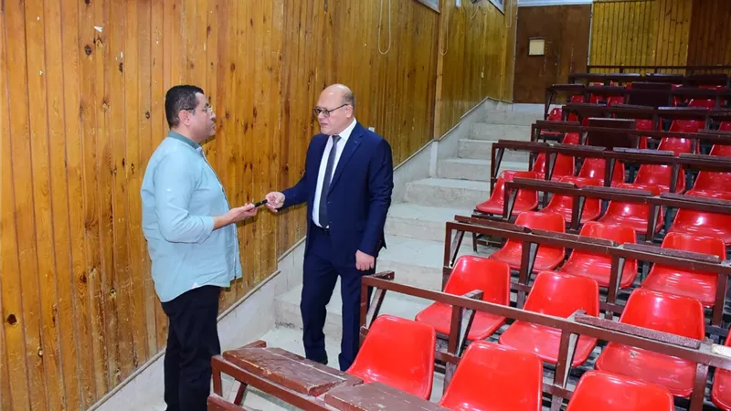 رئيس جامعة سوهاج يتفقد المدرجات والقاعات الدراسية استعدادًا للعام الجديد