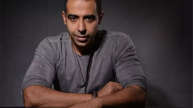 بعد نجاح ألبوم جوه عيني.. محمد عدوية ضيف عمرو أديب في «الحكاية»