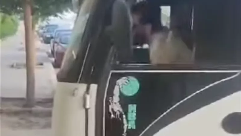 أول يوم دراسة.. فحص فيديو لسائق أتوبيس مدرسة بأكتوبر ظهر في حالة عدم اتزان