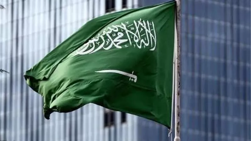 السعودية تحذر من استهداف أراضي الخليج.. وتطلق إنذارات مبكرة في أبها وخميس مشيط