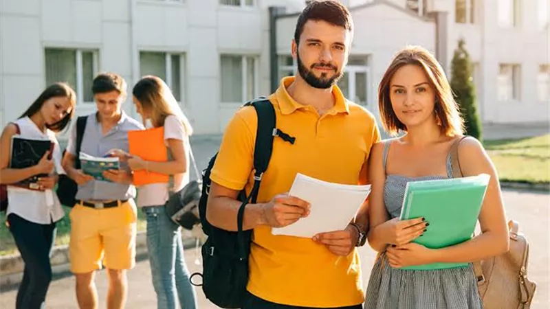 بعد بداية الحياة الجامعية... كيف يتعامل الأباء مع تغير شخصية الأبناء؟